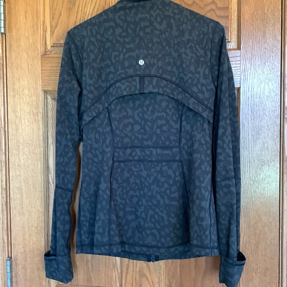 Lululemon Running Jacket - Picture 3 of 9